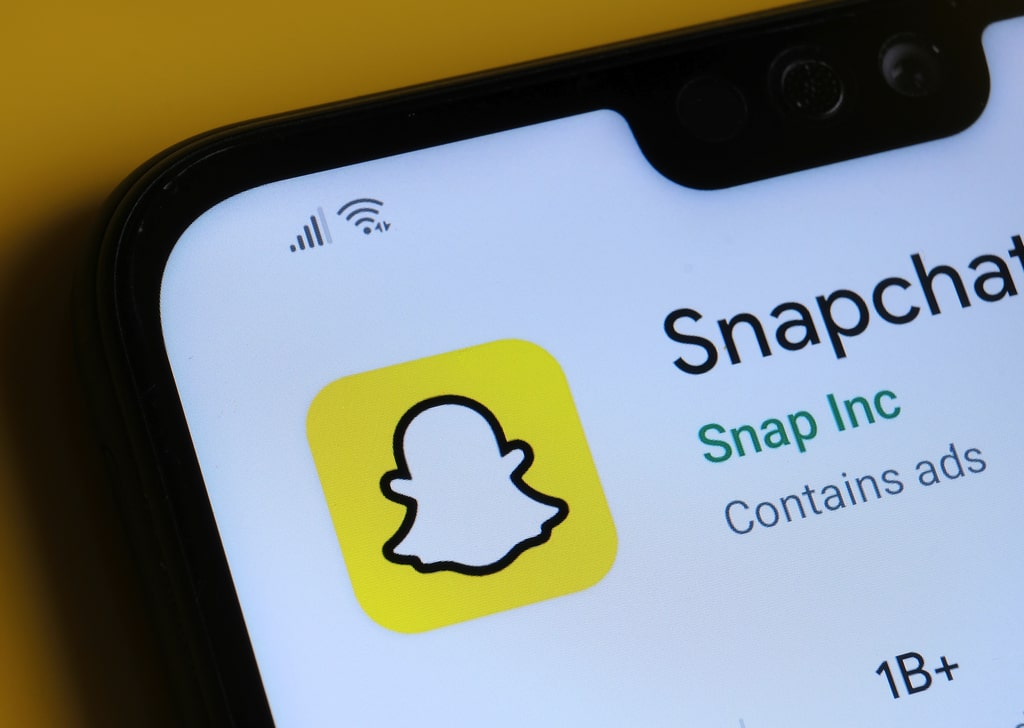 How to Hack a Snapchat Account to Get Evidence of Suspicious Activities